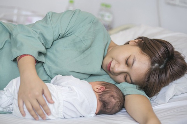 Tại sao chăm sóc mẹ sau sinh cực kỳ quan trọng ?