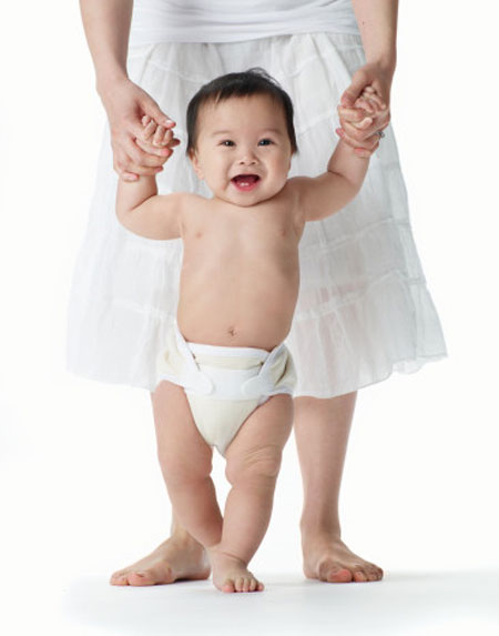 Trẻ sơ sinh 6 tháng tuổi có thể tự ngồi mà không cần trợ giúp